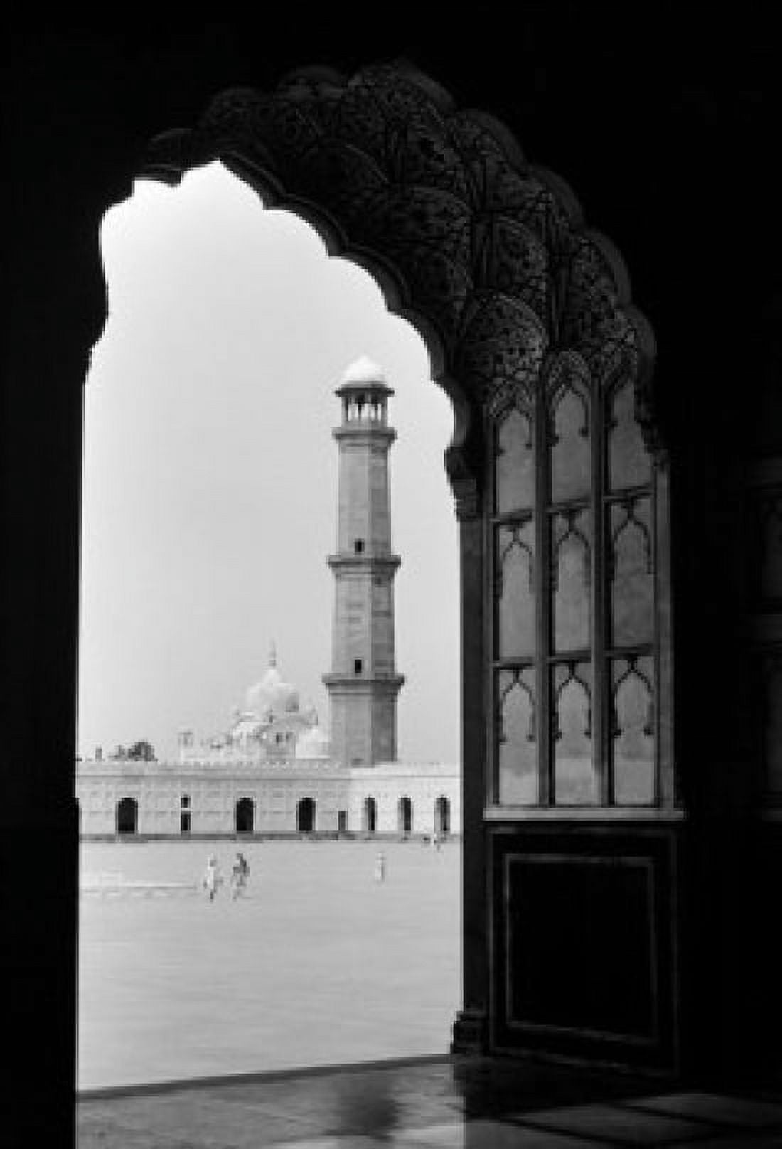 Pakistan Lahore Mosque courtyard Canvas Art - (18 x 24)