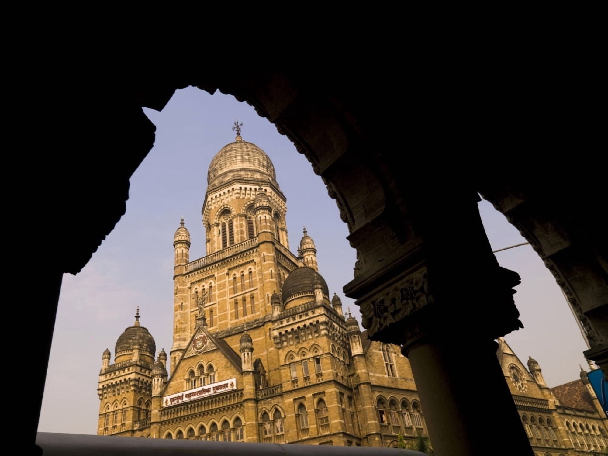 Palace Bombay India Canvas Art - Keith Levit Design Pics (18 x 13)