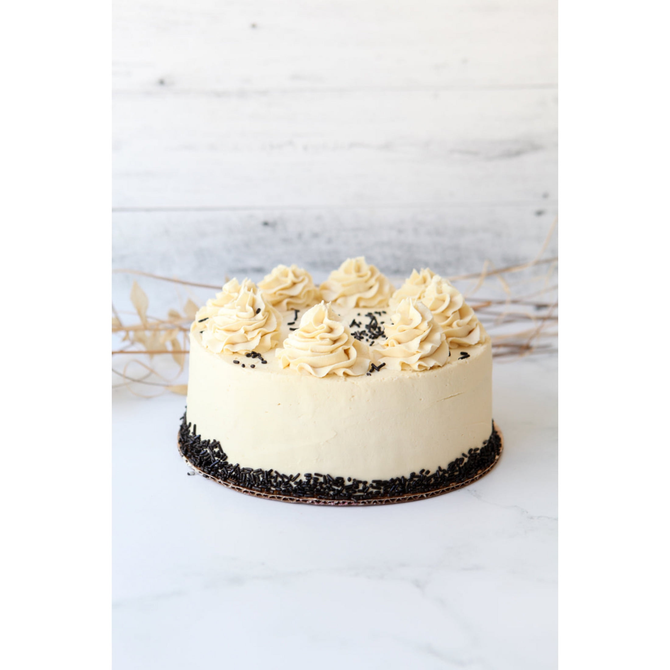 Pamela Wasabi Birthday Cake: Vanilla/Choco Innocence - Chocolate Sponge ...