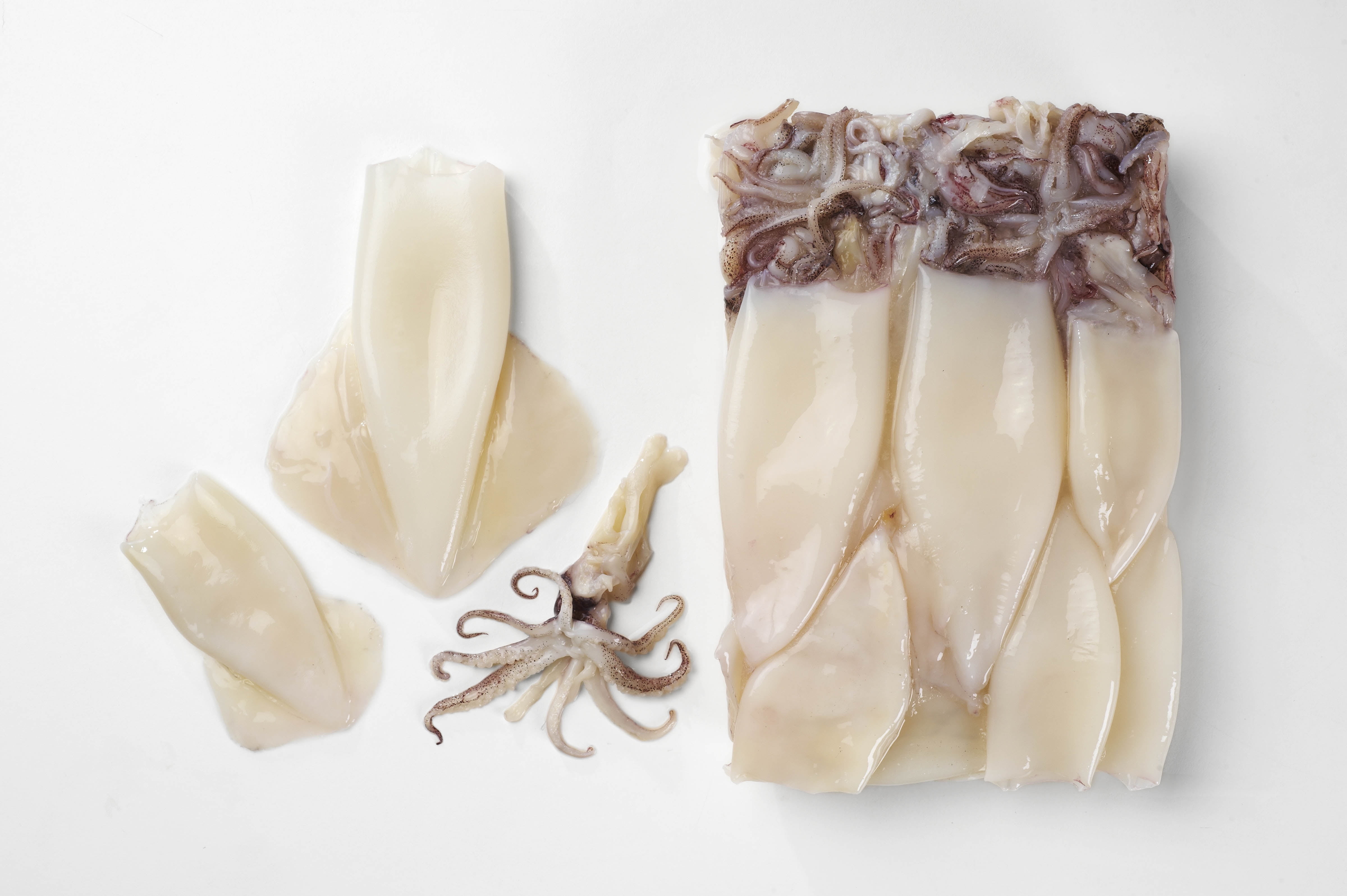 Pana Pesca Traditionally Cleaned Squid Tubes and Tentacles - 5/8 inch Tubes, 2.5 Pound - 4 per case.