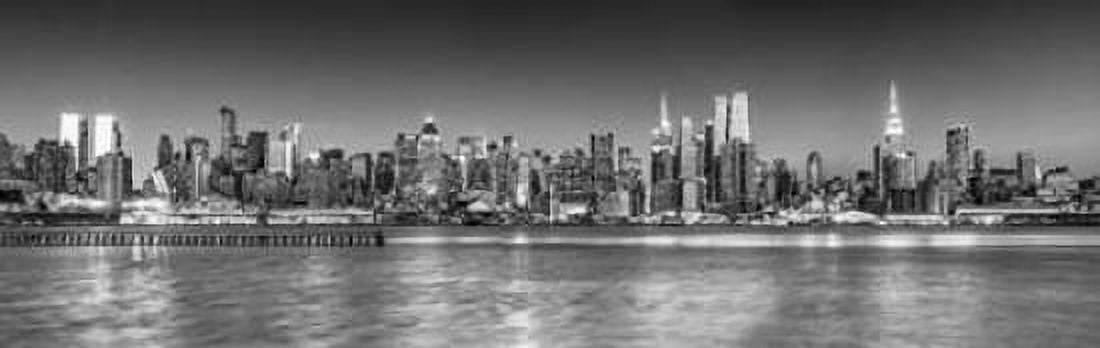 Panoramic view of Lower Manhattan skyline New York Canvas Art - Assaf Frank (8 x 24)