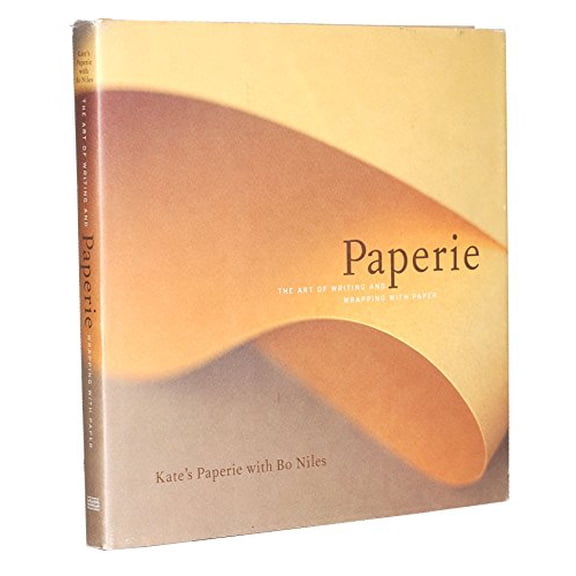 Pre-Owned PAPERIE: The Art of Writing and Wrapping with Paper (Hardcover) 0684844230 9780684844237