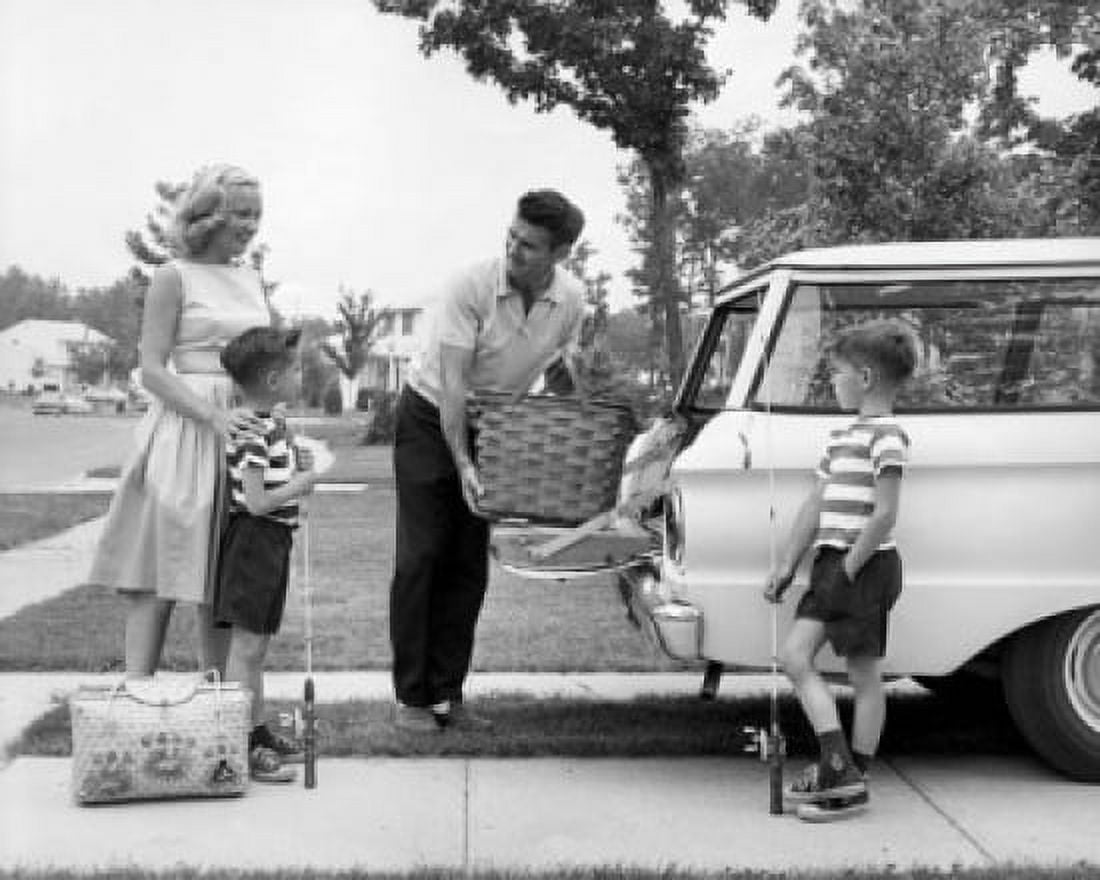 Parent and children loading luggage into car Canvas Art - (18 x 24)