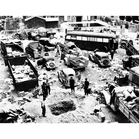 Paris History (36 x 24)