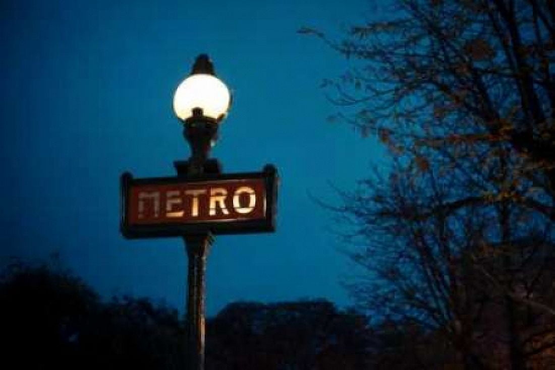 Paris Metro I Canvas Art - Erin Berzel (24 x 36)