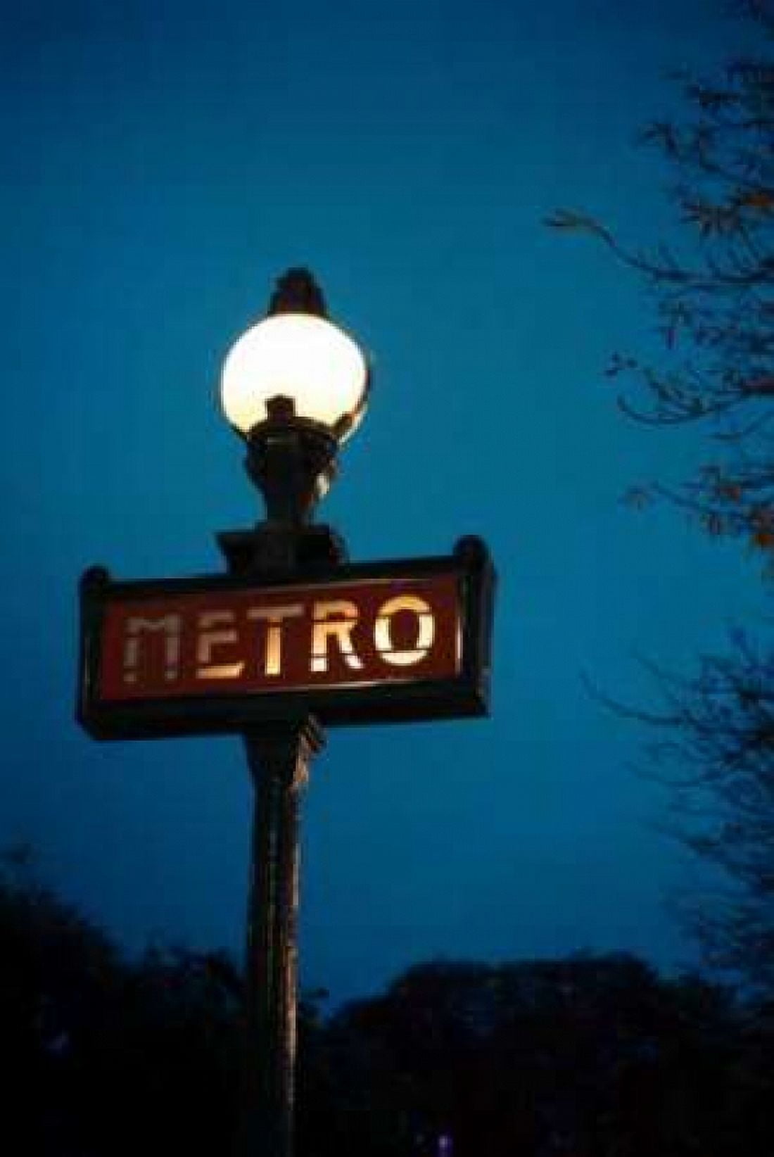 Paris Metro III Canvas Art - Erin Berzel (20 x 28)