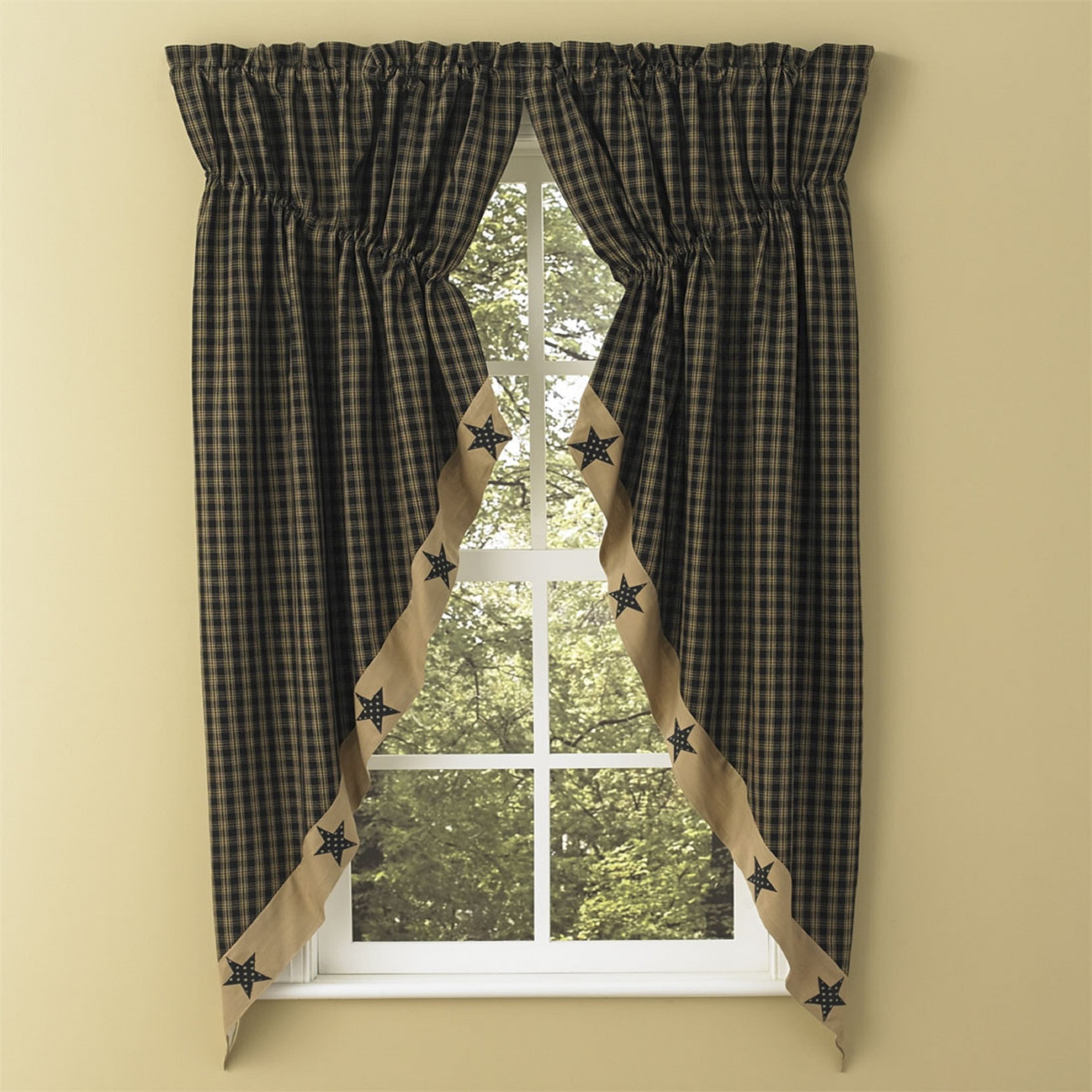 Black and Tan Cotton Plaid Gathered Swag with Star Applique