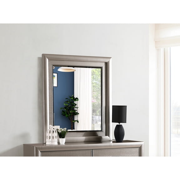Particle board material - Accurate reflection - In dressing area - Elevates dressing experience