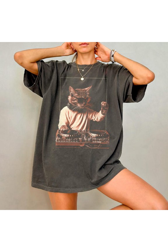 Party DJ Cat Graphic Shirt, Music Festival Cat Lover Tee, Cool Animal DJ Design, Trendy Rave Music Streetwear Gift, Comfort Colors Unisex Cotton T-Shirt, Size S-3XL
