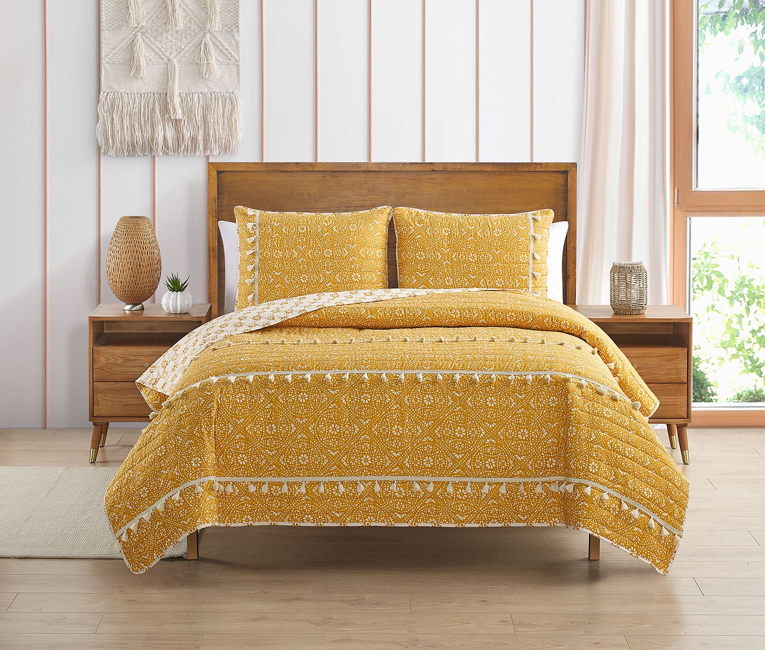 Ivory and Golden Yellow King Microfiber Reversible Quilt Set with Tassels