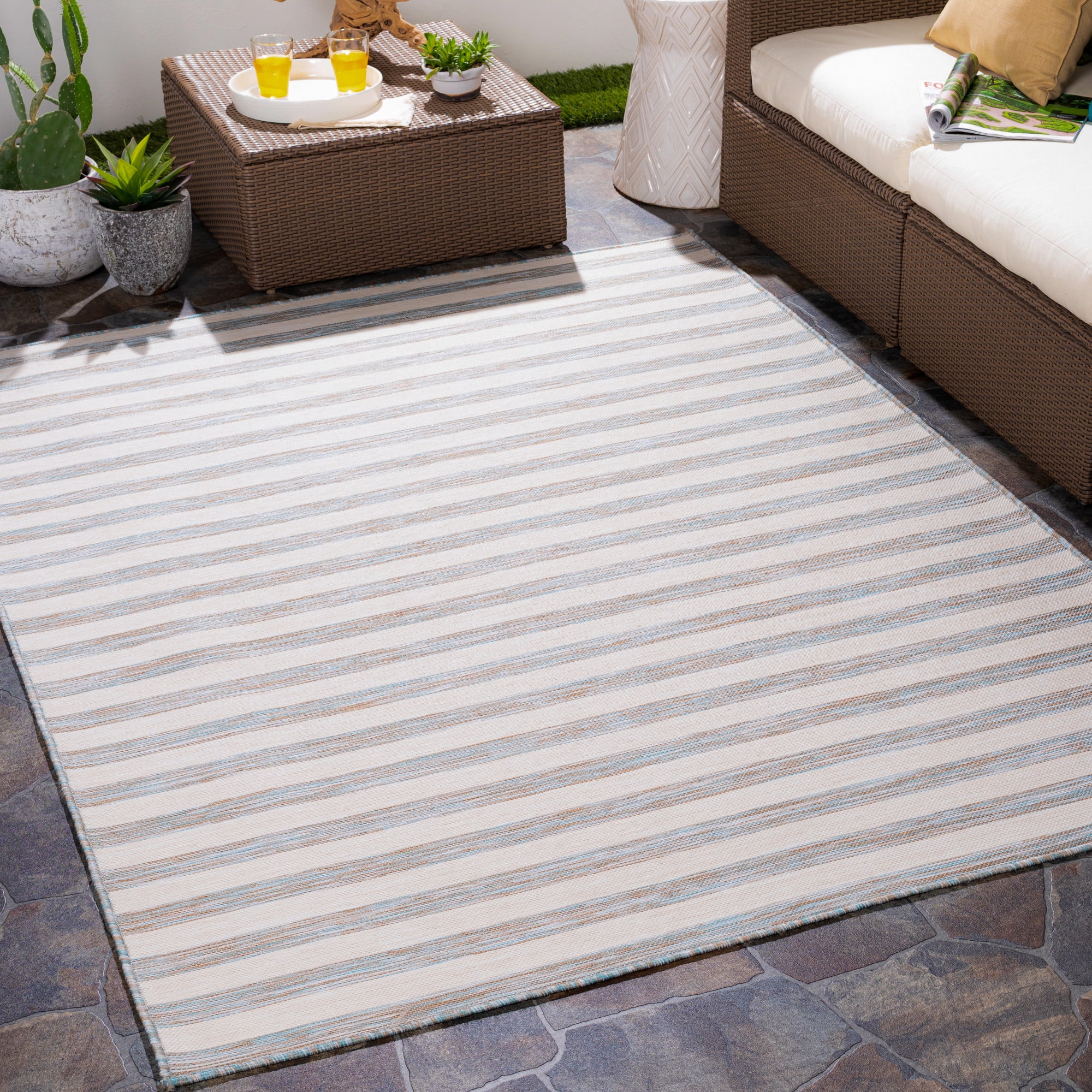 Pasadena Medium Gray Cottage 6' x 9' - 8' x 10' Indoor/Outdoor Area Rug