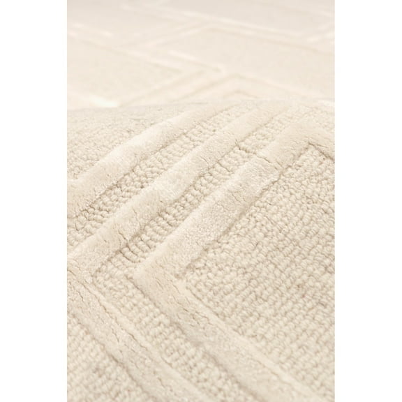 Pasargad Home Edgy 5' x 8' Hand-Tufted Silk and Wool Ivory Rug, For Indoor Space and all Age of Group