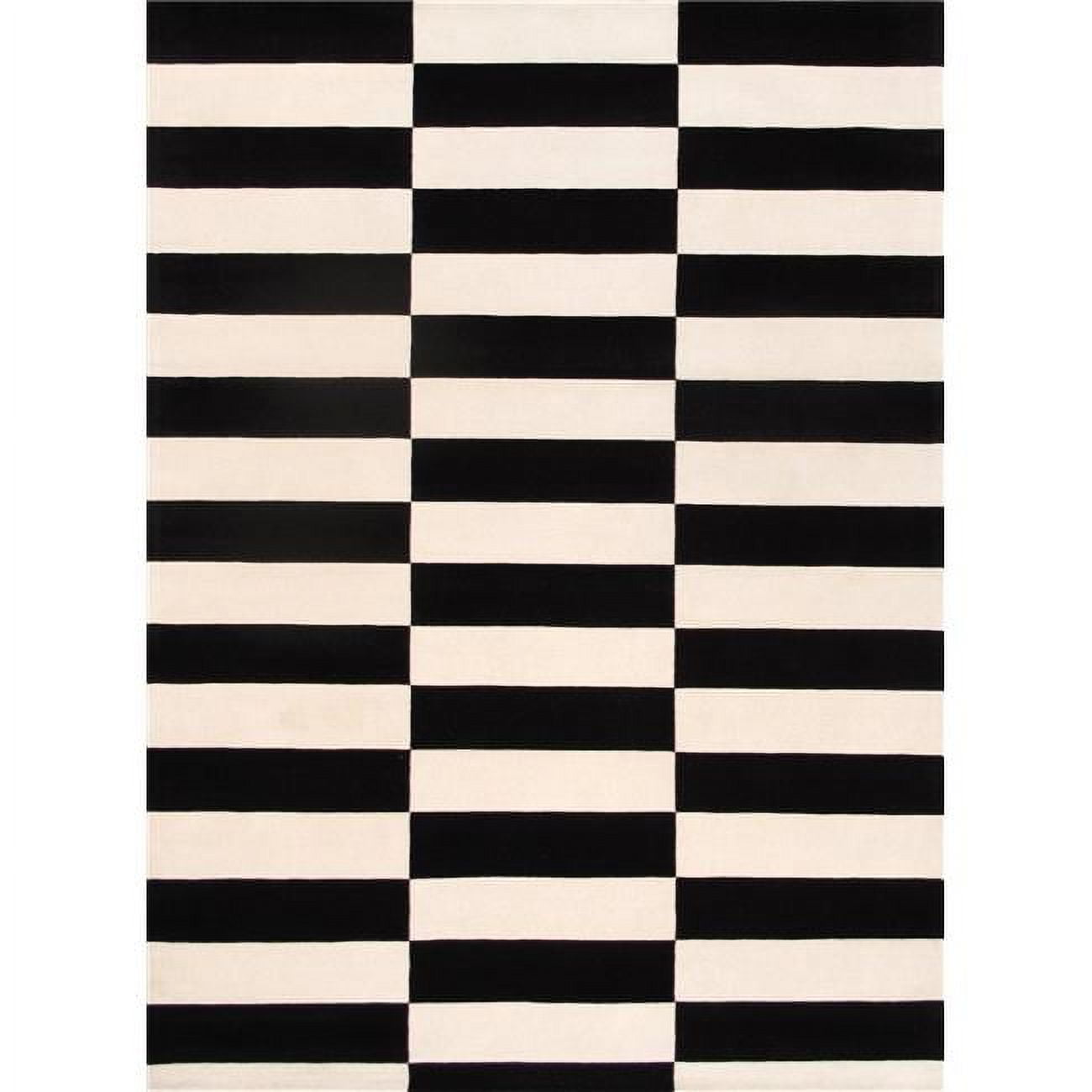 White and Black 8' x 10' Hand-Tufted Wool Geometric Rug