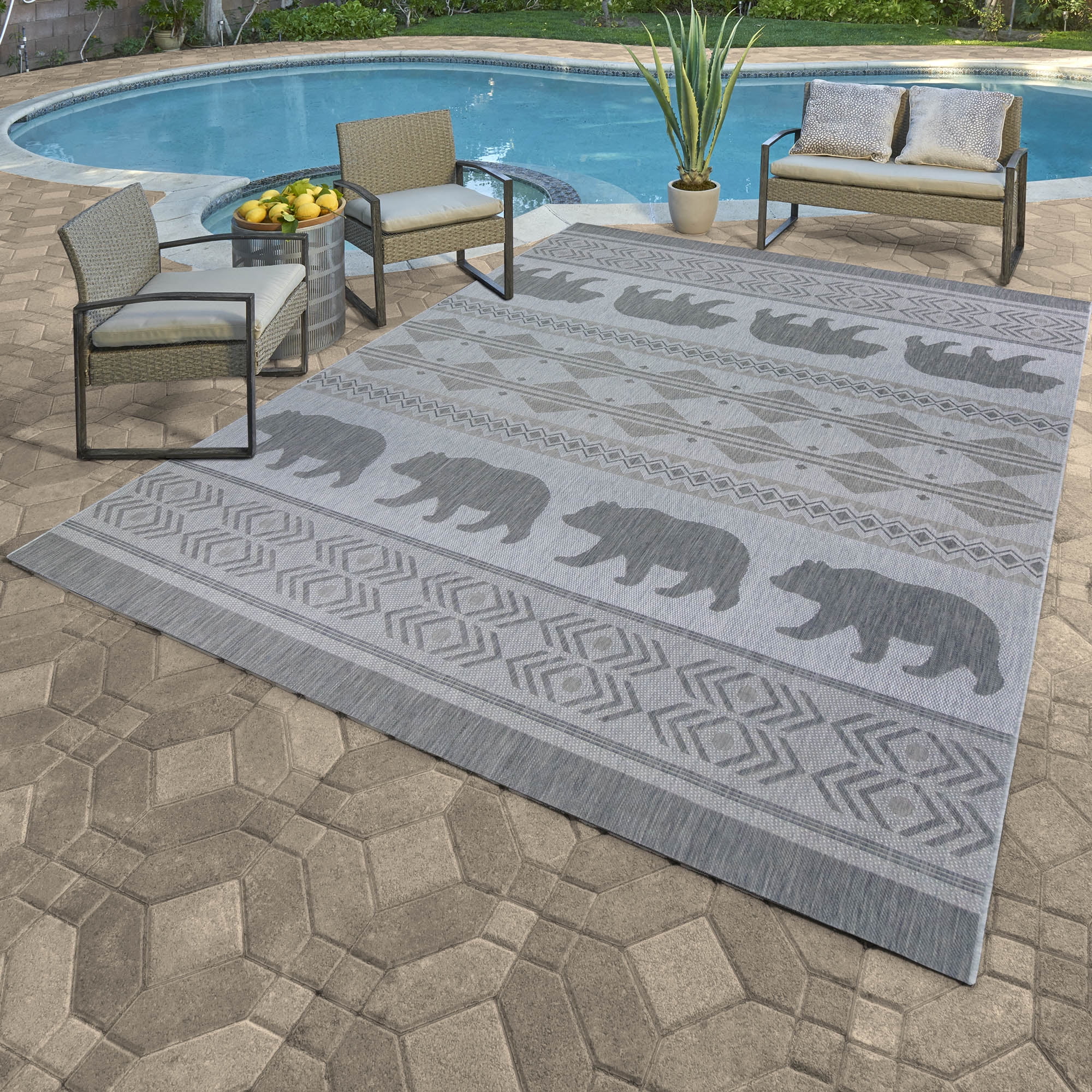 Ash Gray Bear Print Synthetic 5' x 7' Outdoor Rug
