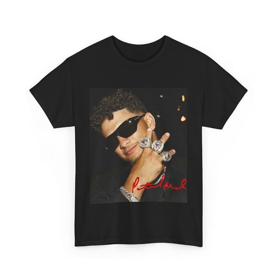 Pat Mahomes Photo T-Shirt| Patrick Mahomes Signature Tee| 3 Rings| Fan Shirt - Lightweight Unisex Top| Pat Mahomes Superbowl Rings | Graphic T-Shirt