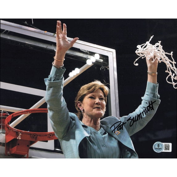 Pat Summit Autographed 8x10 Photo Tennessee Volunteers Beckett BAS QR #BS30150