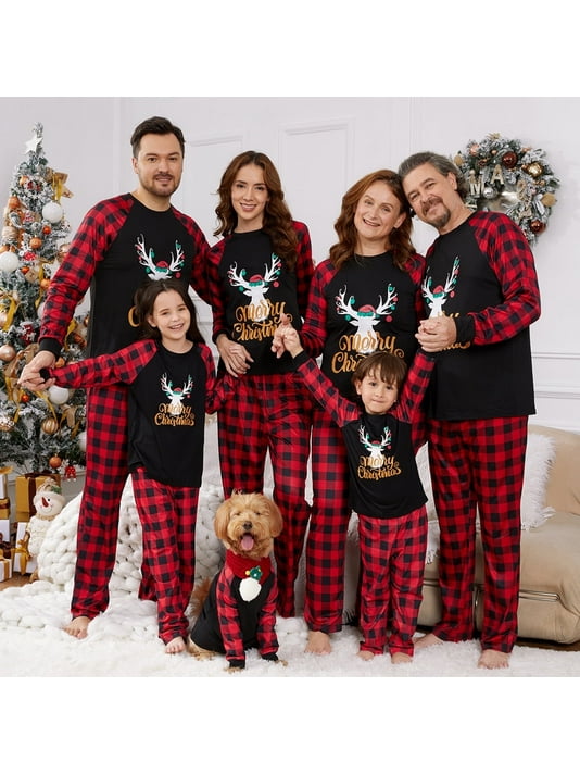 Red Plaid Truck And Christmas Tree -Truck Christmas T-Shirt Red Plaid Truck And Christmas Tree -Truck Christmas T-Shirt