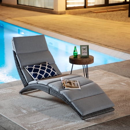 Patio Chaise Lounge Chairs, Folding Outdoor Chaise Lounge Chair, Rattan Reclining Chair with Removable Light Gray Cushion, Pool Lounge Chairs for Outside, Garden, Balcony, Backyard