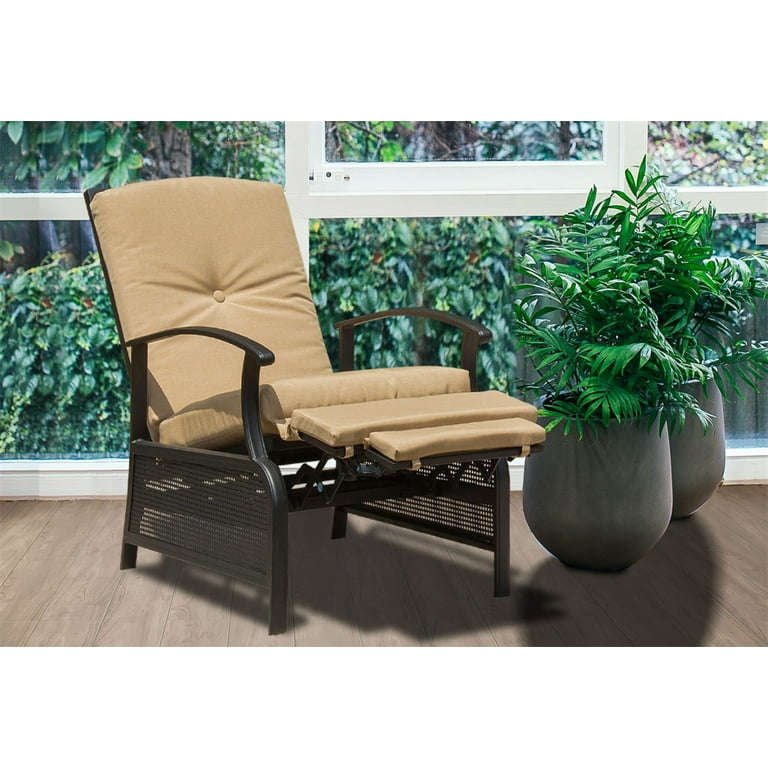 Patio Recliner Chair with Extendable Footrest Adjustable Reclining Chair with Padded Cushions and Metal Frame Outdoor Lounge Chair for Poolside