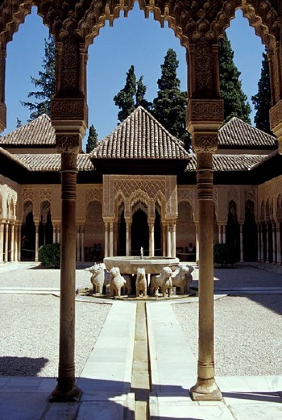 Patio de los Leones in the Alhambra Granada Spain Canvas Art - John & Lisa Merrill DanitaDelimont (12 x 17)