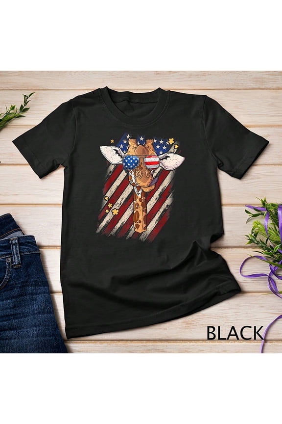 Patriotic Giraffe Sunglasses USA Flag Funny Fourth Of July Giraffes T-Shirt