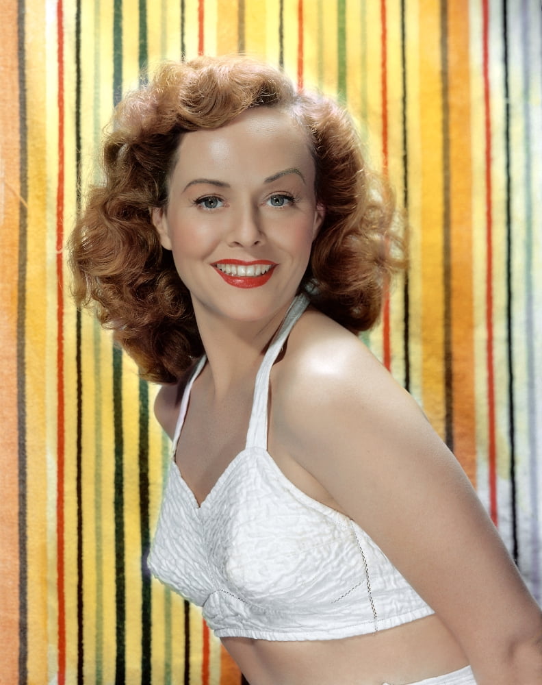 Paulette Goddard Canvas Art - (16 x 20)