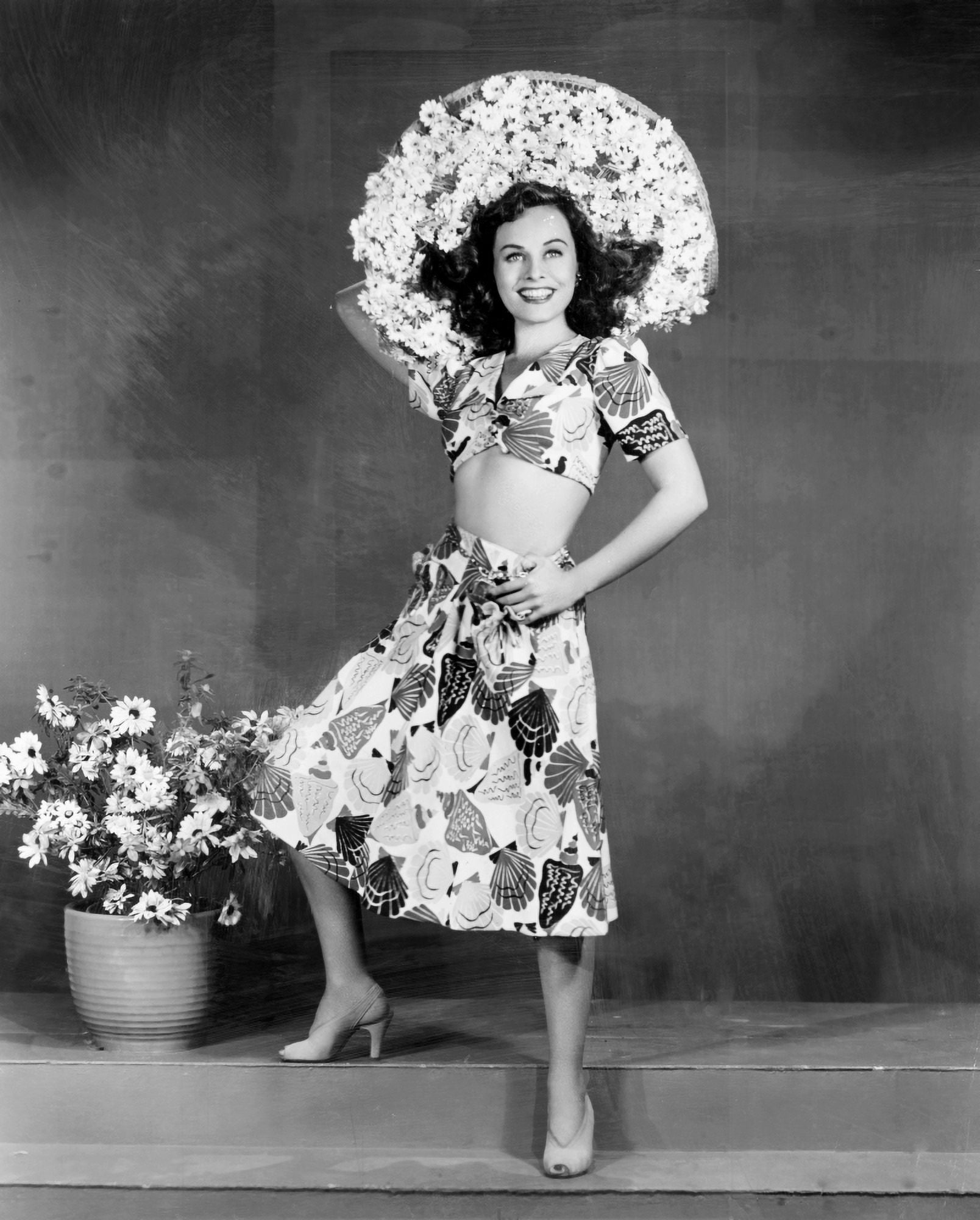 Paulette Goddard Canvas Art - (16 x 20)