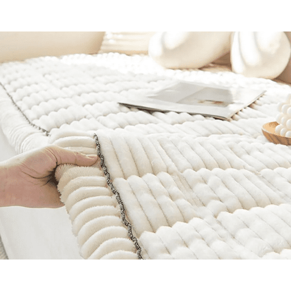 Paw Lounge Plush Pet Couch Cover, Ultra-Soft Non-Slip Sofa Protector with Waterproof Lining for Dogs & Cats(White,35.43x23.62Inch)