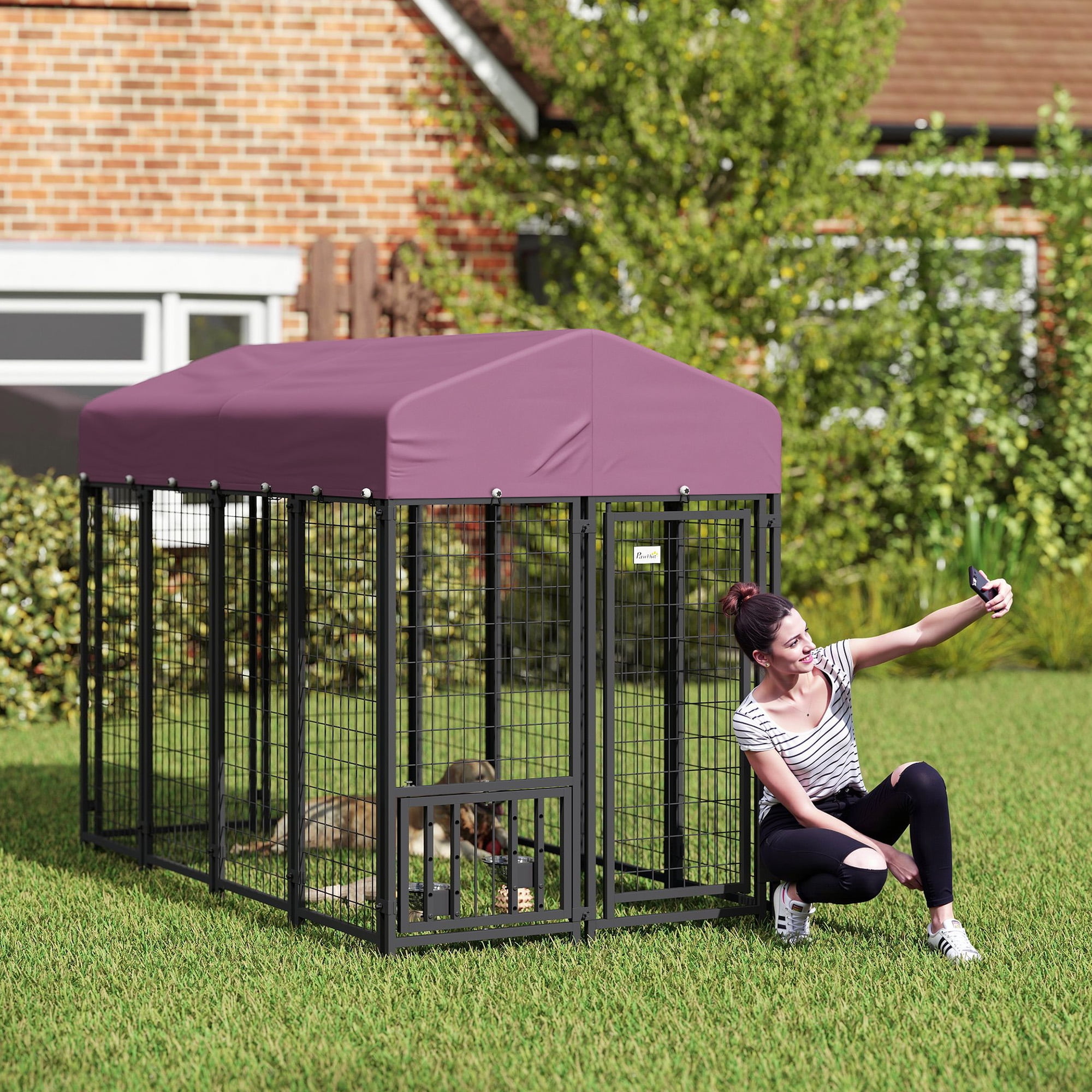 Large Red Welded Wire Outdoor Dog Kennel with Roof