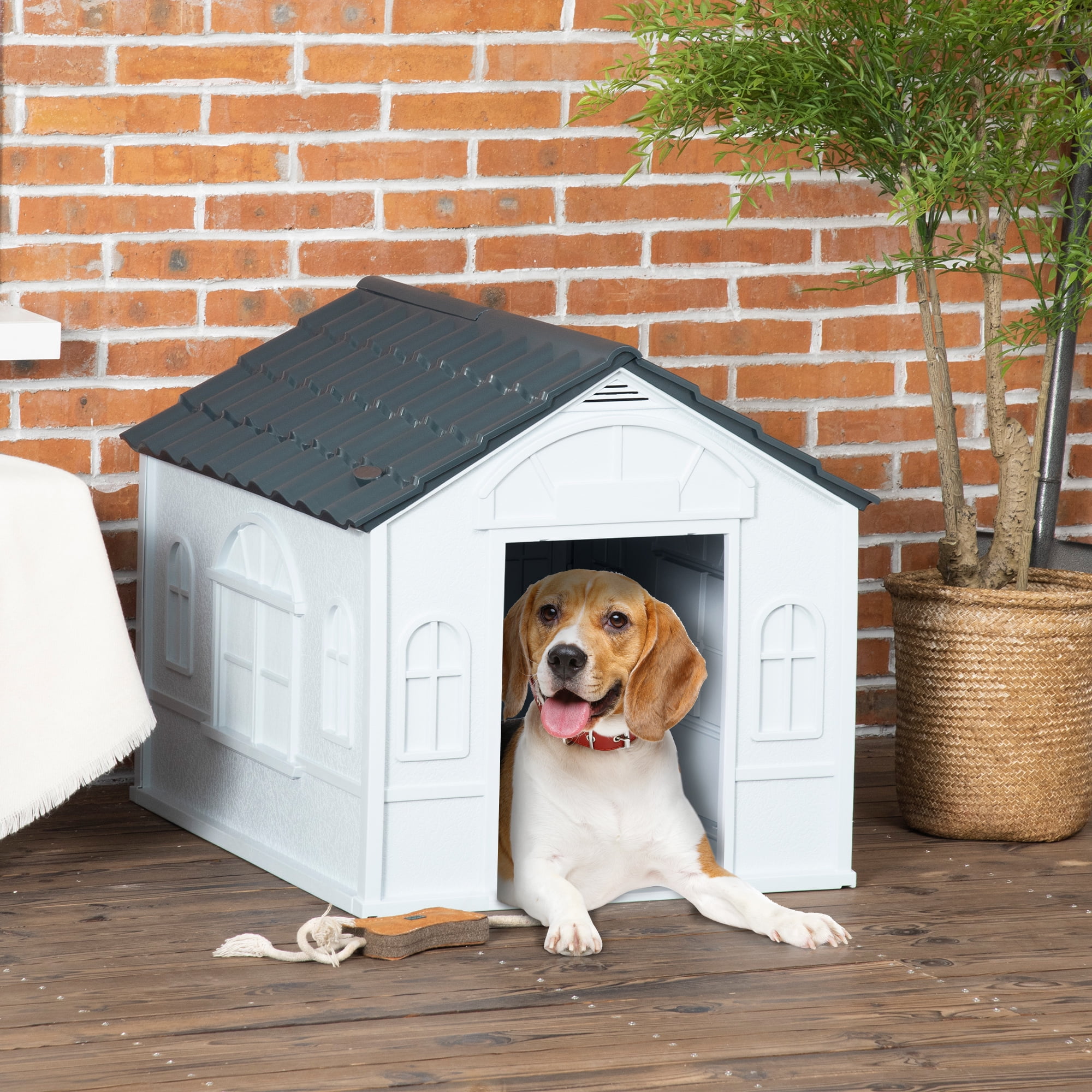Gray Medium Plastic Cottage-Style Dog House with Door