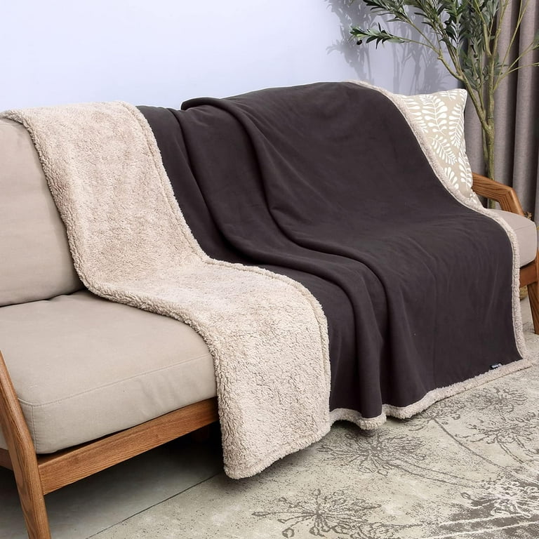 Pawsse Waterproof Pet Blanket Pee Urine Proof Dog Blanket Cover for Couch Bed Furniture Protector Liquid Proof Blanket for Small Medium Dogs