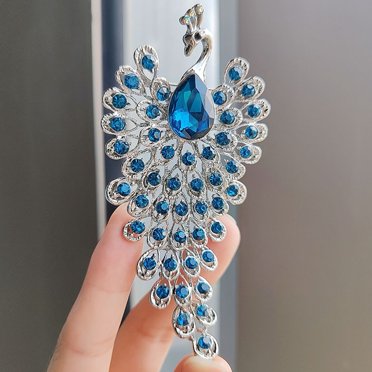 Peacock chest flower pin high-end clothing accessories