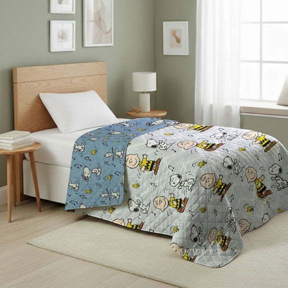 Peanuts Friends Happy Dance Quilted Throw Blanket 60x80 inches