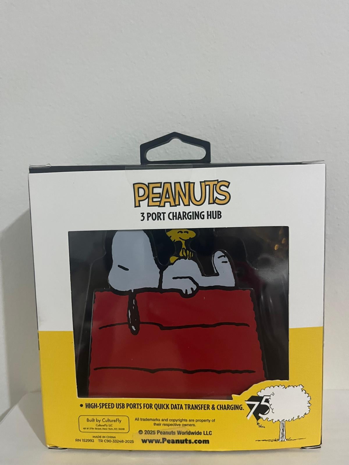 Peanuts Snoopy 3-Port USB Charging Hub – High-Speed Charging & Data Transfer