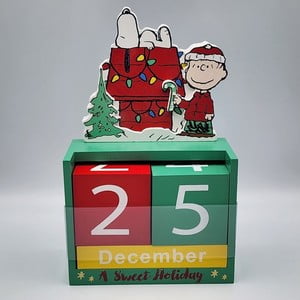 Peanuts Snoopy & Charlie Brown Wooden Block Advent Calendar "A Sweet Holiday"