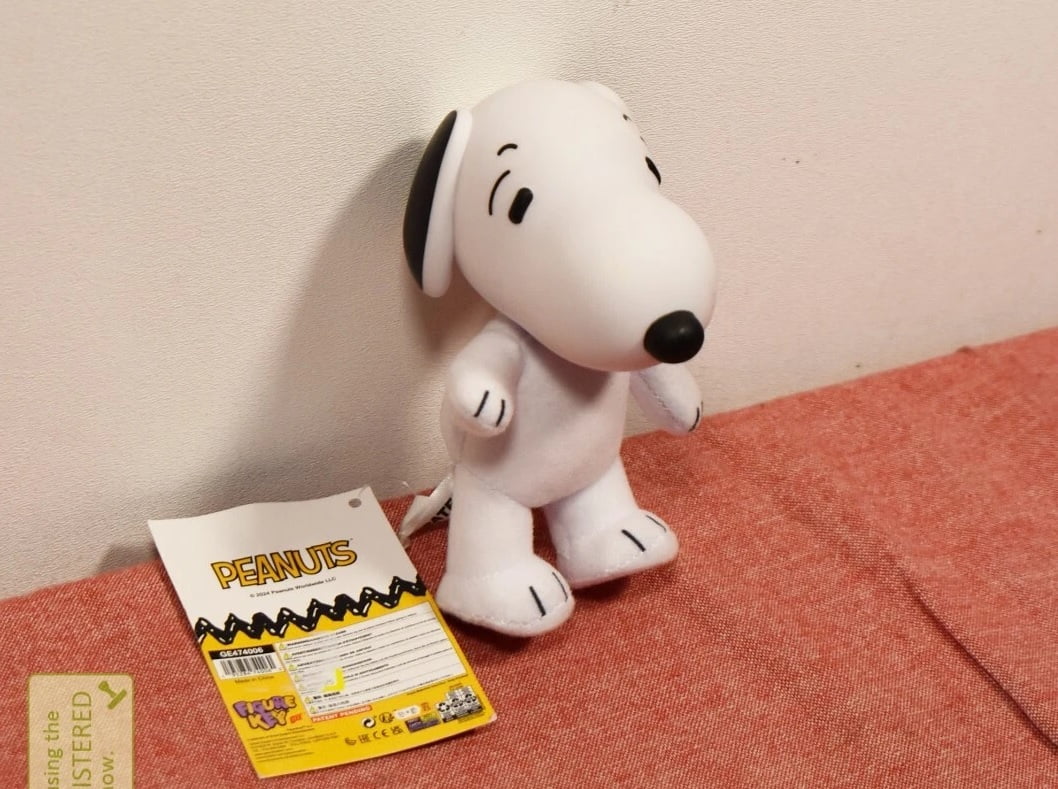 snoopy様 ご購入予定品 United Feature Syndicate Snoopy Vinyl Head Moveable Plush Figure