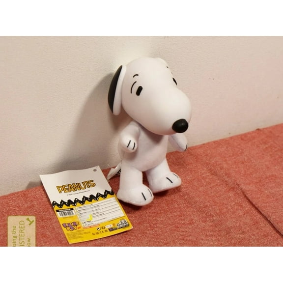 United Feature Syndicate Snoopy Vinyl Head Moveable Plush Figure White Peanuts