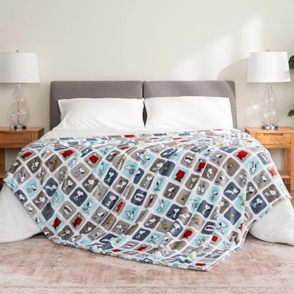 Peanuts® VelvetLoft® Cute Character Snoopy Plush Blanket,Woof Blue,Twin 60 in x 90 in (Official Peanuts® Product)