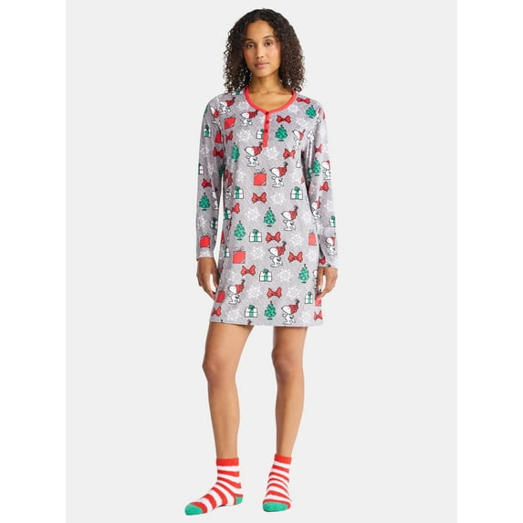 Peanuts Women's and Women's Plus Christmas Print Henley Sleepshirt and Plush Socks Set, 2-Piece, Sizes XS-3X