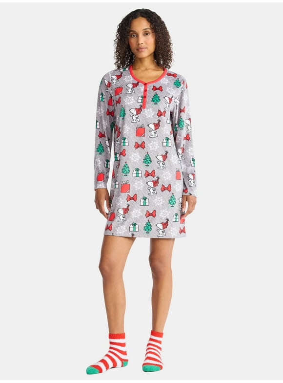 Peanuts Women's and Women's Plus Christmas Print Henley Sleepshirt and Plush Socks Set, 2-Piece, Sizes XS-3X
