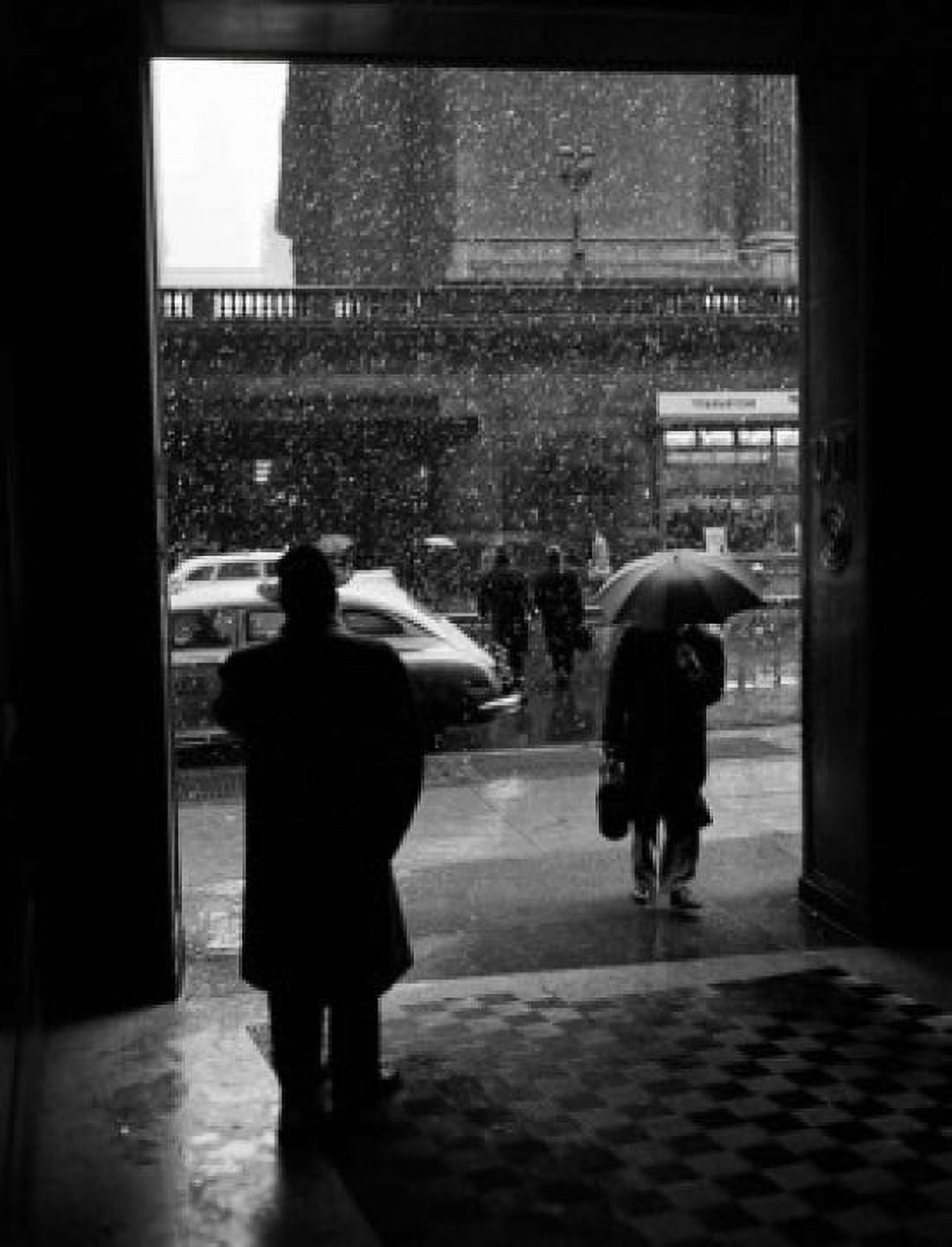 Pedestrians in rain Canvas Art -  (24 x 36)