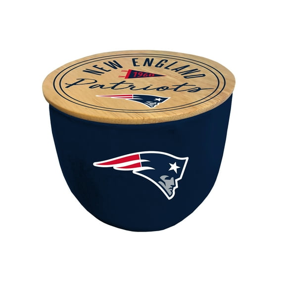 Pegasus New England Patriots 16oz. Script Circle Wood Top Ceramic Candle