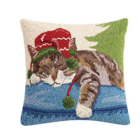 Peking Handicraf 31SJM10280C16SQ 16 x 16 in. Holiday Napping Cat Hook Poly-Filled Pillow