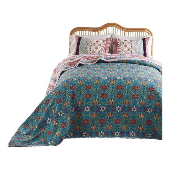 Pemberly Row 3 Pc King Bedspread & Pillow Sham Set in Red Blue Bohemian Stripes