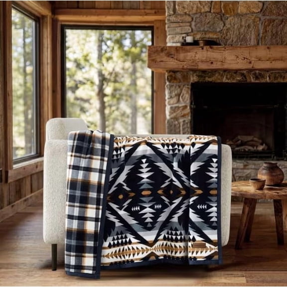 Pendleton Aztec Opal Vista Plush Throw