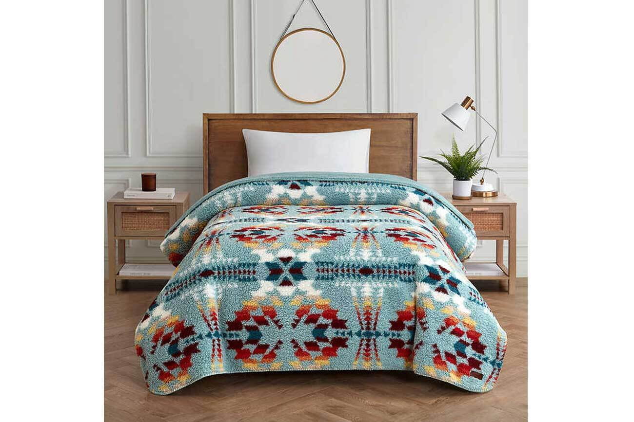 Pendleton Sherpa Ultra Soft and Cozy Fleece Blanket Grand Canyon
