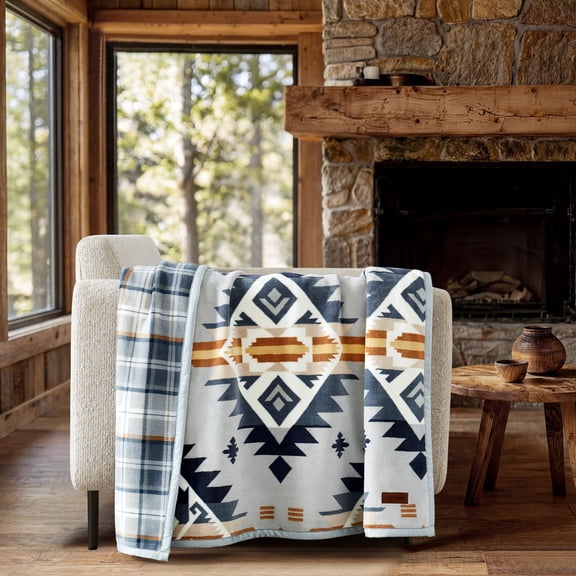 Pendleton Sierra Sunset Reversible Plush Throw