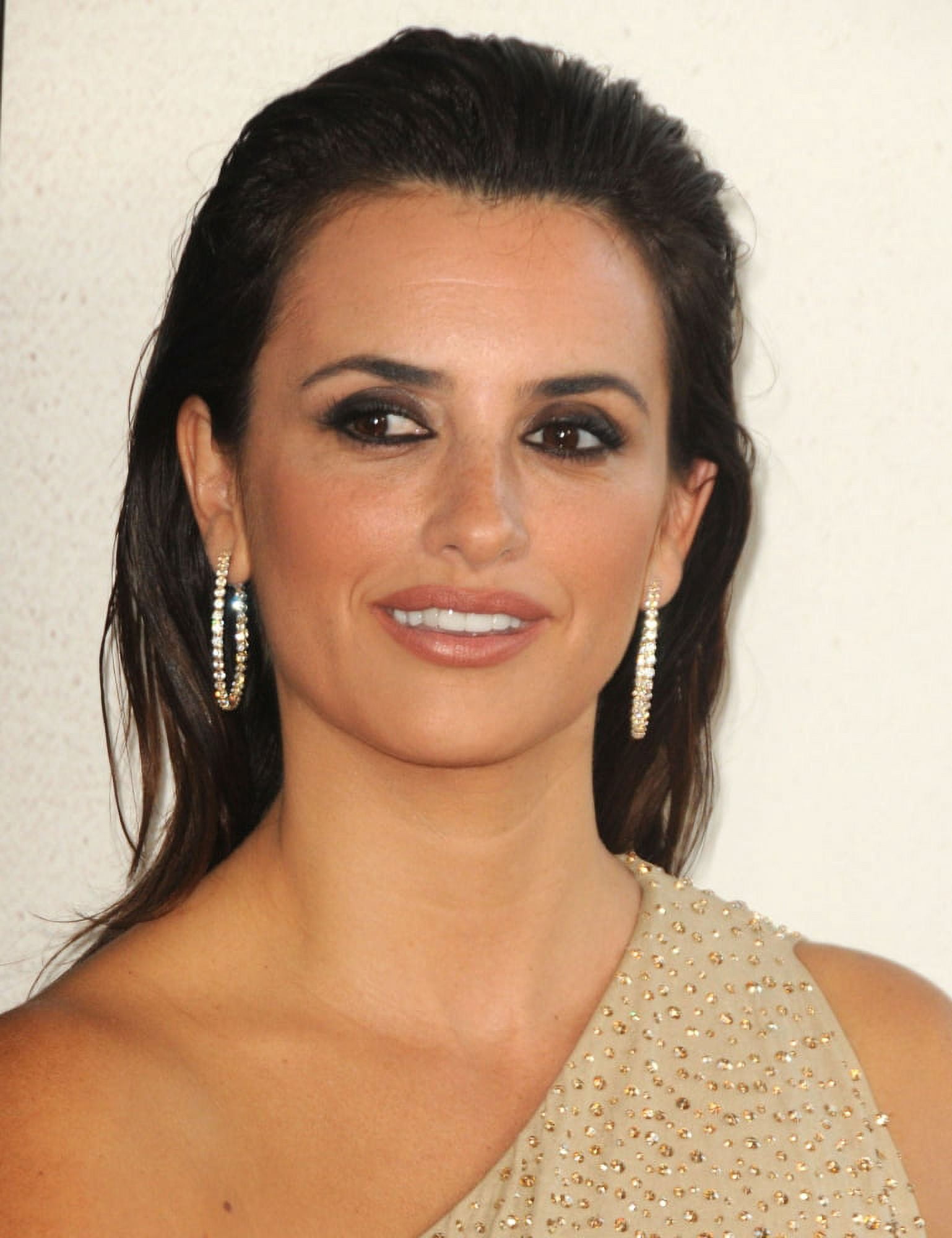 Penelope Cruz At Arrivals For To Rome With Love Premiere At The La Film Fest Canvas Art - (16 x 20)