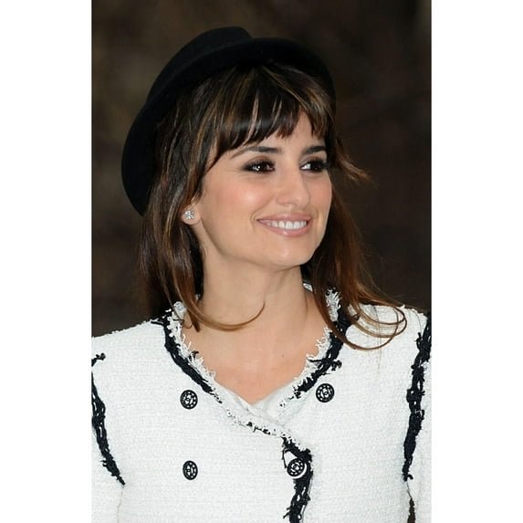 Penelope Cruz At The Press Conference For Unbreakable Kiss Mistletoe Installation Ribbon Cutting Launch Madison Square