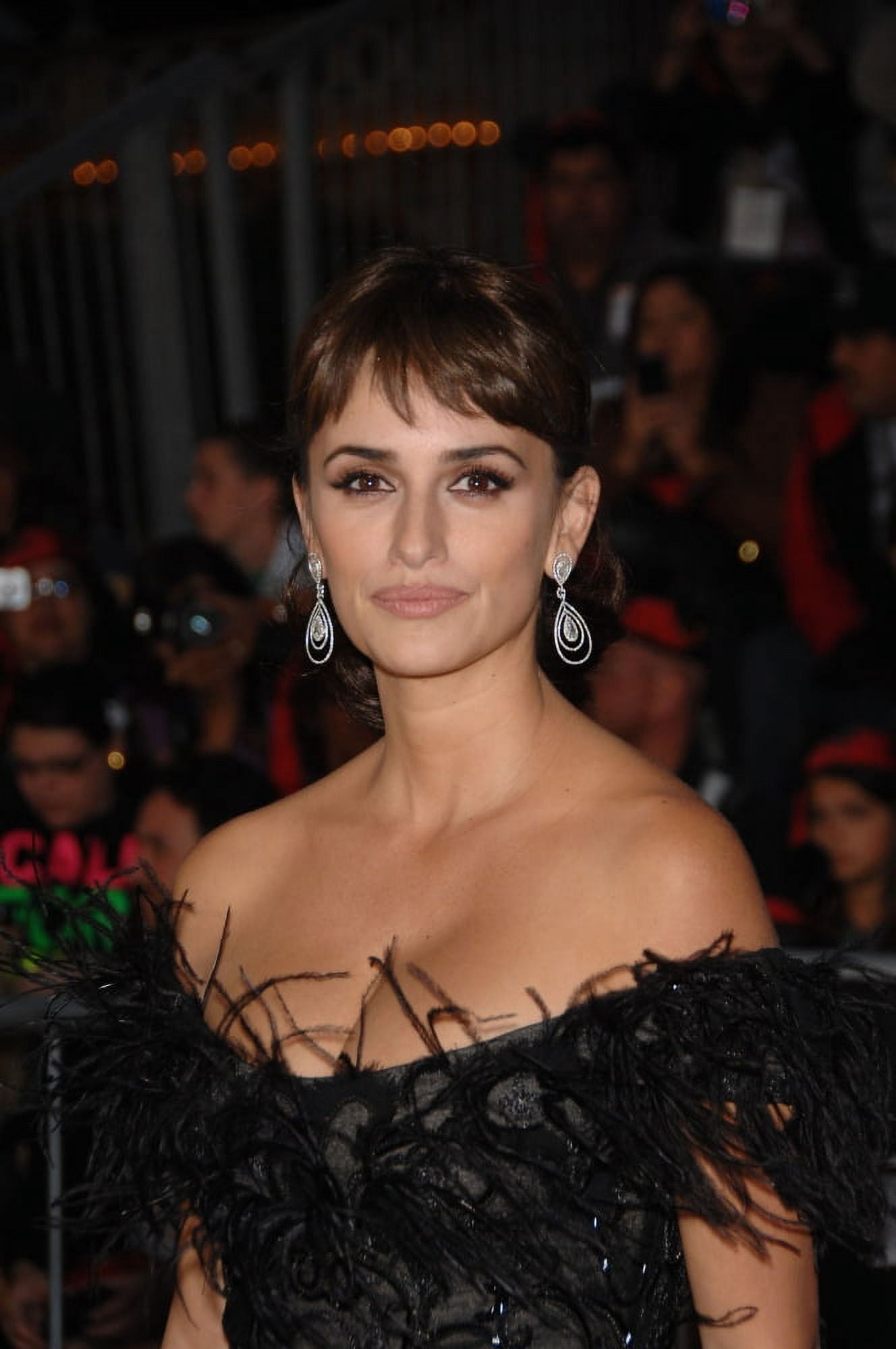Penelope Cruz (Wearing Chopard Earrings) At Arrivals For Pirates Of The Caribbean On Stranger Tides Premiere Canvas Art - (16 x 20)